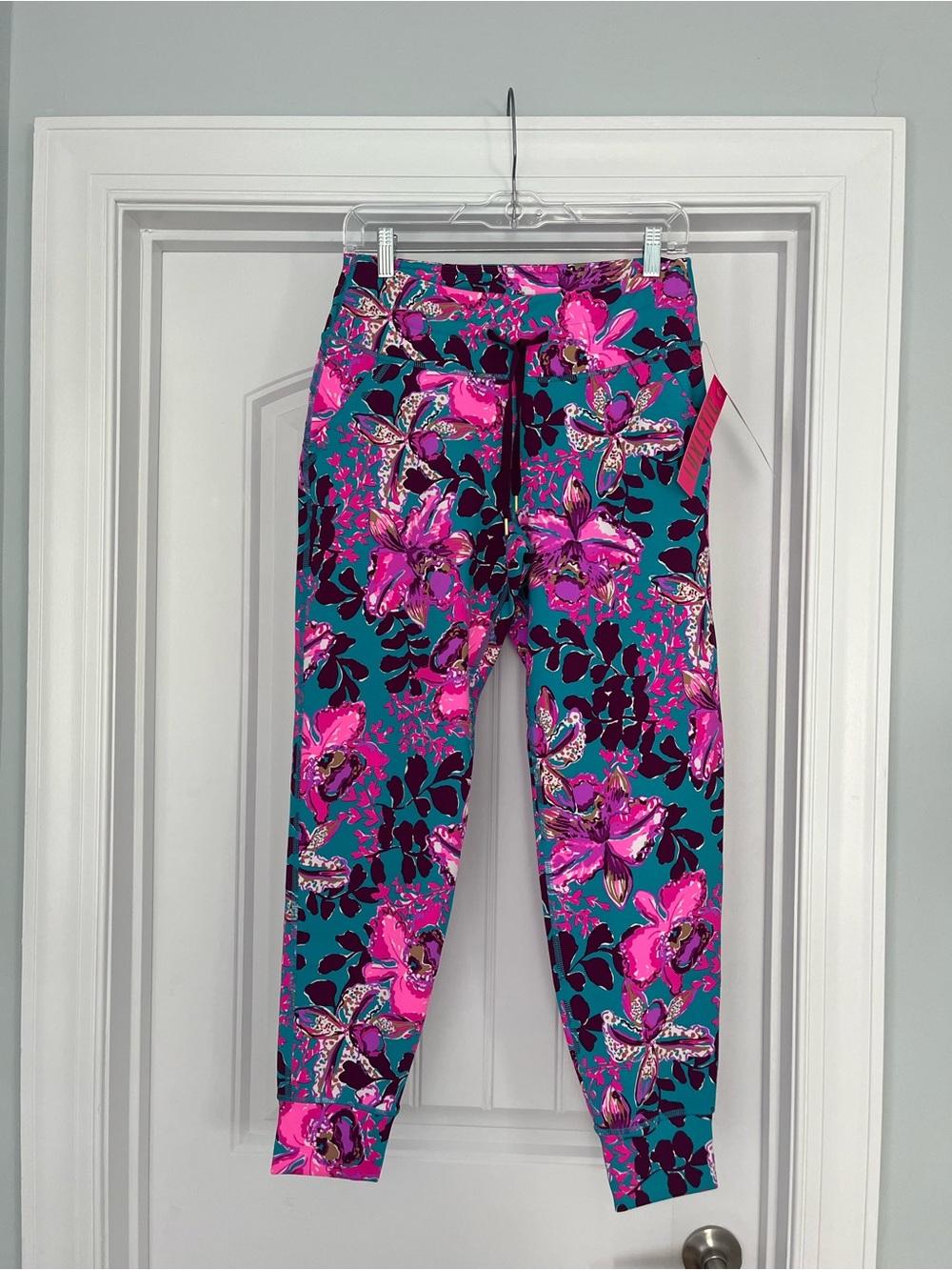 🌸Lilly Island midrise NWT jogger size M Blue Rhapsody orchid you not.🌸